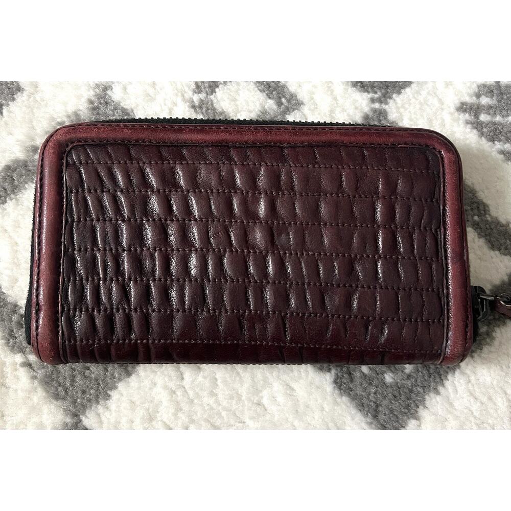 BURBERRY Authentic Quilted Brown Leather Zip Around Credit Cards Wallet - Picture 3 of 11